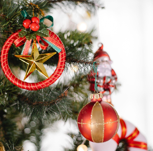 Festive Christmas Garlands for Your Holiday