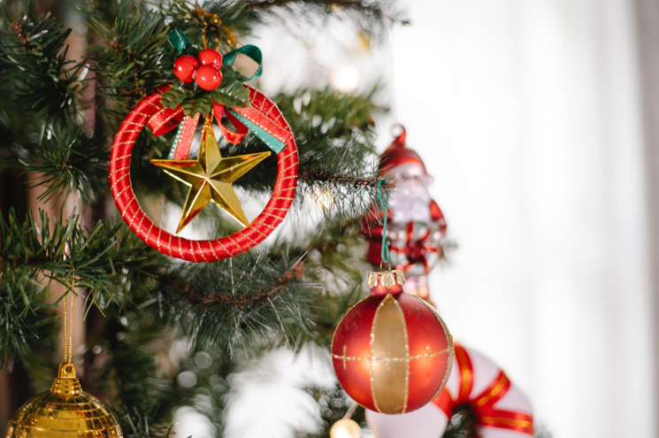 Festive Christmas Garlands for Your Holiday